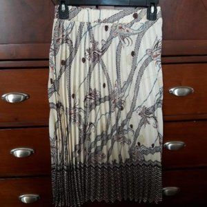 Women's Pleated satin skirt